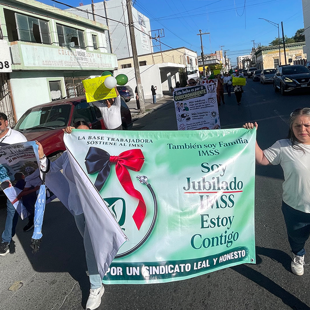 Trabajadores del IMSS Marchan en Tamaulipas para Exigir Congreso Extraordinario